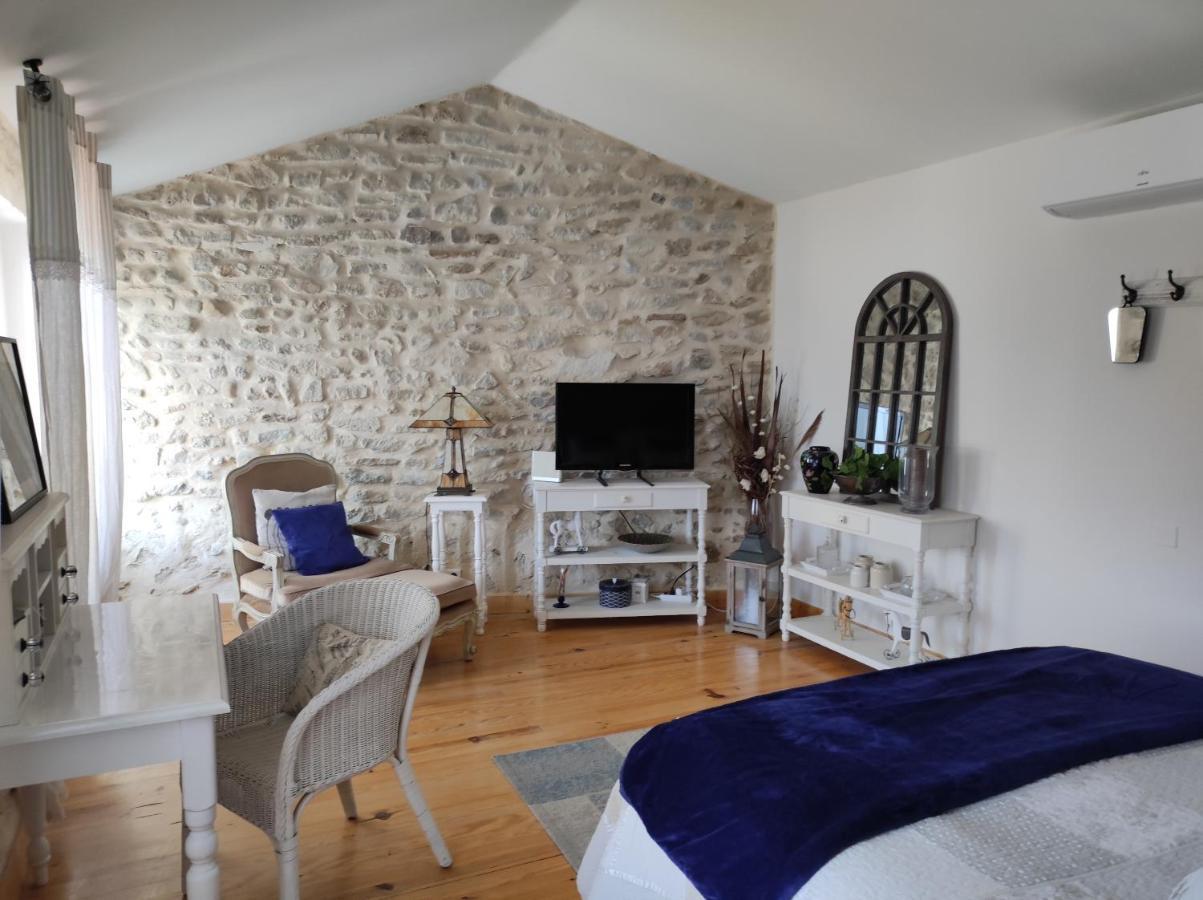 Mas De Manon Bed & Breakfast Valreas Bagian luar foto